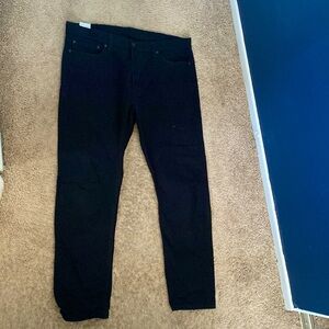 Im selling my black levi jeans 510 (Skinny)  waist 38 length 30